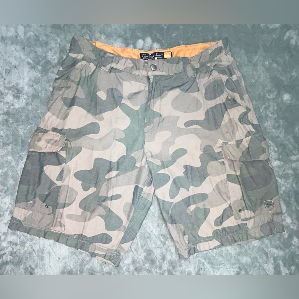 QUIKSILVER Waterman Hybrid Cargo Shorts Men 33 Multi Camo Beach Surf Skate